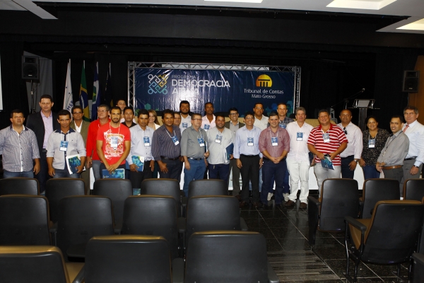 Presidente da Câmara de Aripuanã participa do Curso Democracia Ativa