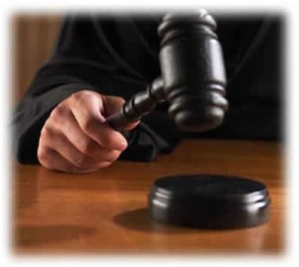 STJ condena pai a indenizar filha por abandono afetivo
