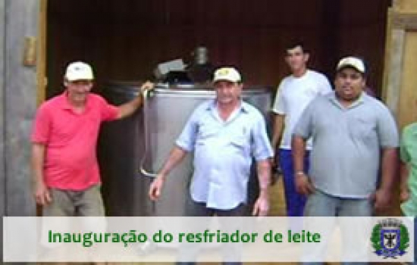 Produtores de leite recebem resfriadores