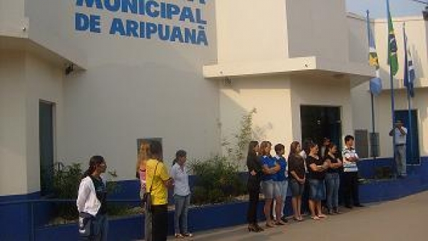 Câmara abre as comemorações da Semana da Pátria com alunos do PETI
