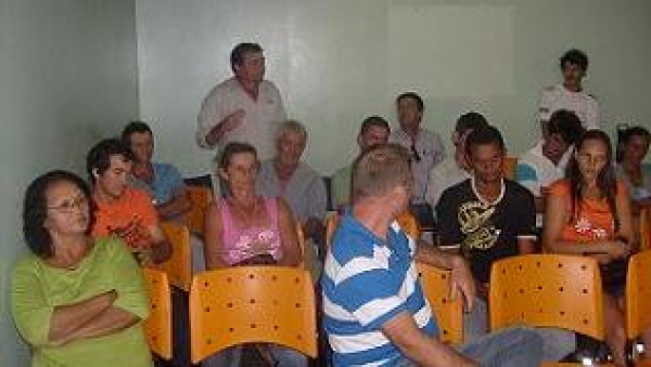 Moradores da área rural reclamam das péssimas condições das estradas e pontes na comunidade rio branco