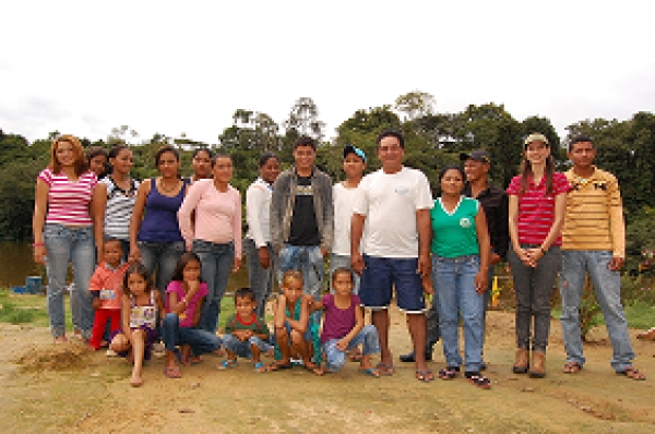 VEREADORA VISITA AS COMUNIDADES RIBEIRINHAS