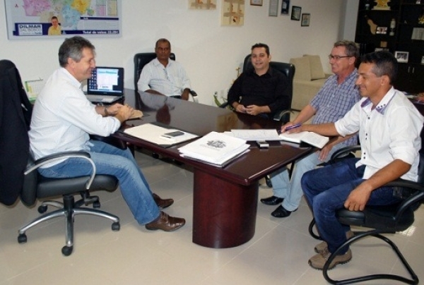 Preocupada com estradas e saúde, comitiva de Aripuanã reivindica apoio parlamentar