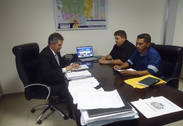 Dilmar e Júlio Campos garantem academia de saúde para Conselvan