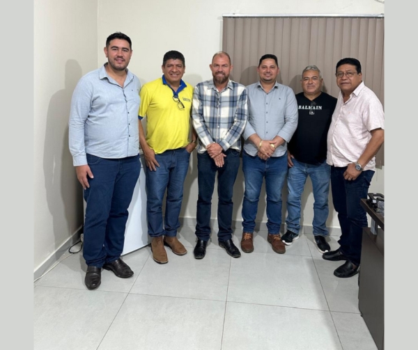 Reunião no Gabinete do Presidente da Câmara com os Assessores do Deputado Estadual Carlos Avallone, Senhores Augusto Taques e Márcio Ponciano, para Discutir Demandas Municipais