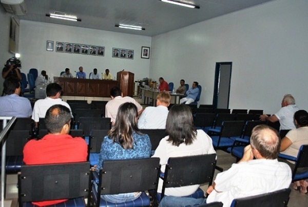 Vereadores de Aripuanã e Colniza se reúnem para mobilizar protesto contra o governo de Mato Grosso