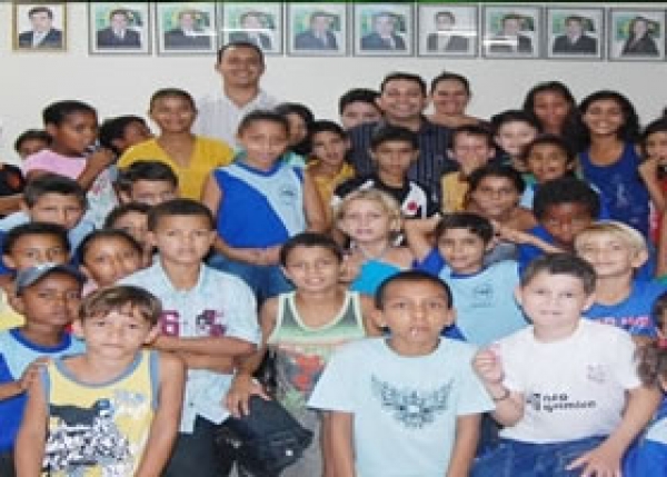 O Presidente Camara Jonas Canarinho Recebeu a Visita dos Alunos da Escola Vilma Calvi Batisti